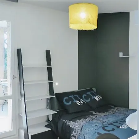 Chambre En Colocation Avec Acces Terrasse Проживание в семье Evry-Gregy-sur-Yerre